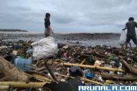 Antisipasi Sampah Menumpuk di Pantai: DLH Segera Pasang Kubus Apung