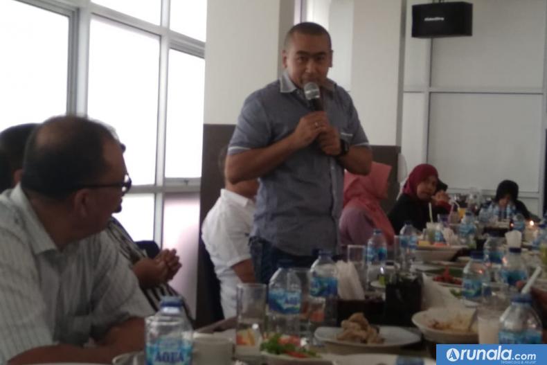 Audy Joinaldy saat silaturahmi dengan media dan tokoh masyarakat di Padang, Senin siang (10/2). (dyz)