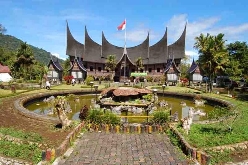 Foto : sumbar.travel