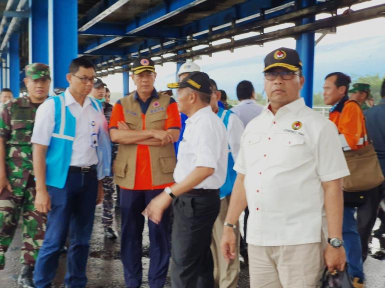 Kepala BNPB Letjen TNI Doni Monardo bersama Menko PMK Muhadjir Effendy akan mengecek lokasi observasi bagi 69 WNI di Pulau Seberu Kecil, Minggu siang (1/3). (Foto : Istimewa)