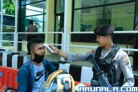 Sediakan Thermal Scanner: Petugas Periksa Suhu Tubuh Tiap Pengunjung ke Polda Sumbar