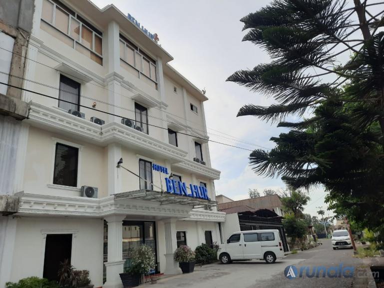 Inilah hotel pilihan baru bagi tamu yang datang ke Padang. (Foto : Amz)