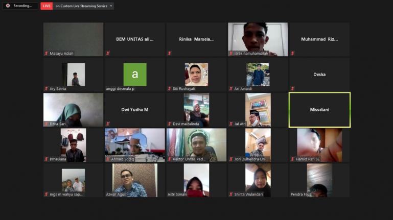 Peserta seminar nasional daring yang diadakan Unitas Padang dan BEM kampusnya dalam peringati HUT Taman Siswa ke-98 tahun, di Kampus Unitas Padang, Jumat (3/7). (Dok : Istimewa)
