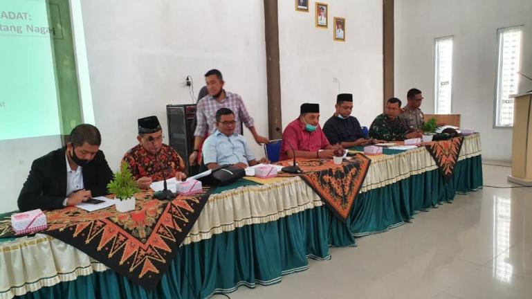 Teks foto saat Komisi 1 DPRD Sumbar saat sosialisasi di Kecamatan Lengayang, Kabupaten Pesisir Selatan, Jumat (19/7). (Dok : Istimewa)