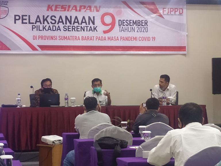 Diskusi menyangkut Pilkada Sumbar 2020 di masa pandemi yang digelar FJPPD Sumbar, Kamis (23/7). (Foto : Amz)