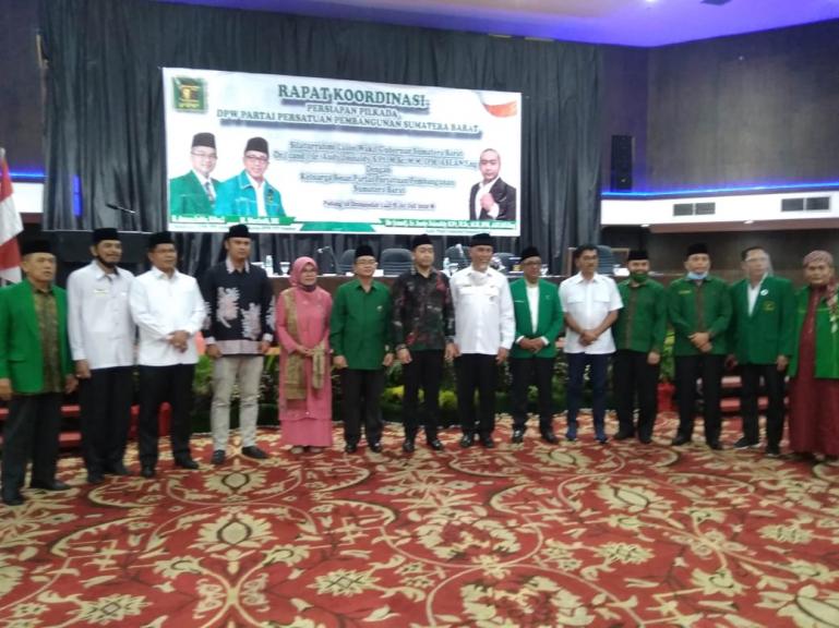 Mahyeldi Ansyarullah - Audy Joinaldi pasca-diumunkan sebagai bapaslon PKS-PPP untuk Pilgub Sumbar 2020 di Hotel Kyriad Bumiminang, Rabu (1/7). (Dok : Istimewa)
