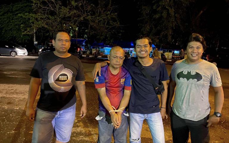 Tim Elang Polres Kota Padang saat menangkap 'Ketua', Kamis dini hari (13/8). (Dok : Istimewa)