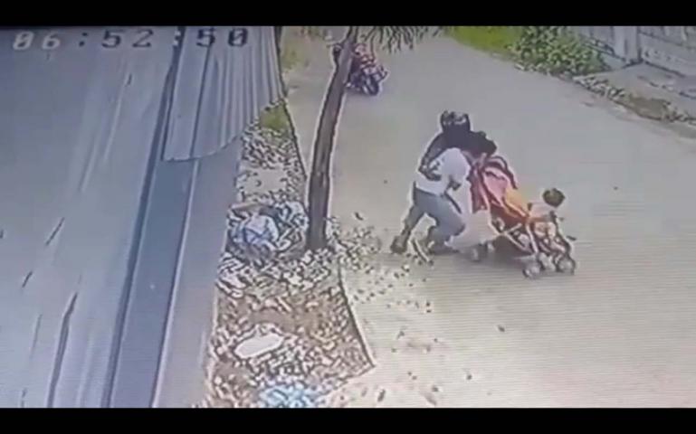 Rekaman CCTV yang memperlihatkan aksi pelecehan yang dialami korban, Kamis (13/8). (Dok : Istimewa)