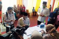 Hujan Sempat Iringi Pendaftaran Bapaslon Mahyeldi - Audy