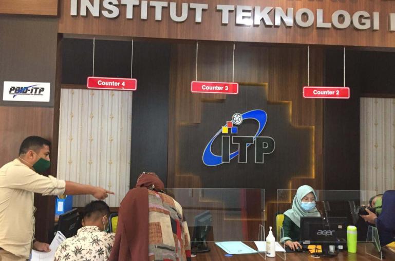 Tim visitasi KI Sumbar dipimpin langsung Nofal Wiska lakukan kunjungan ke ITP Padang, Jumat (16/10). (Dok : Istimewa)