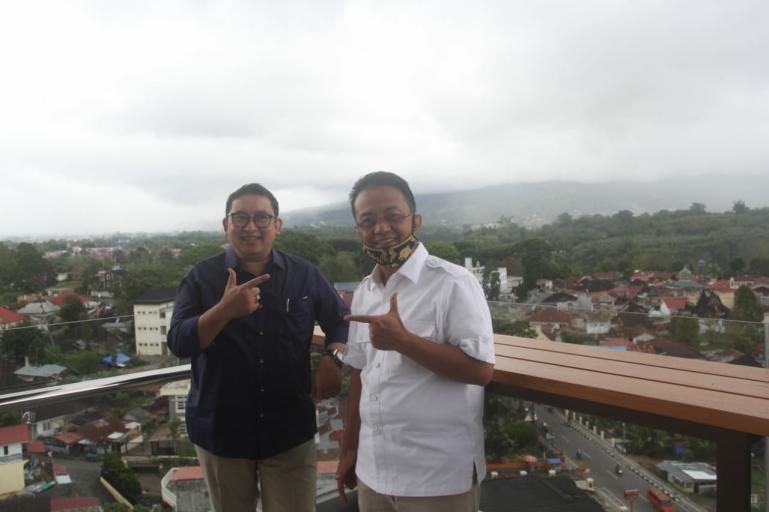 Wakil Ketua Dewan Pembina Partai Gerindra, Fadli Zon bersama Cawagub Sumbar Indra Catri saat di Bukittinggi, Sabtu (28/11). (Dok : Istimewa)