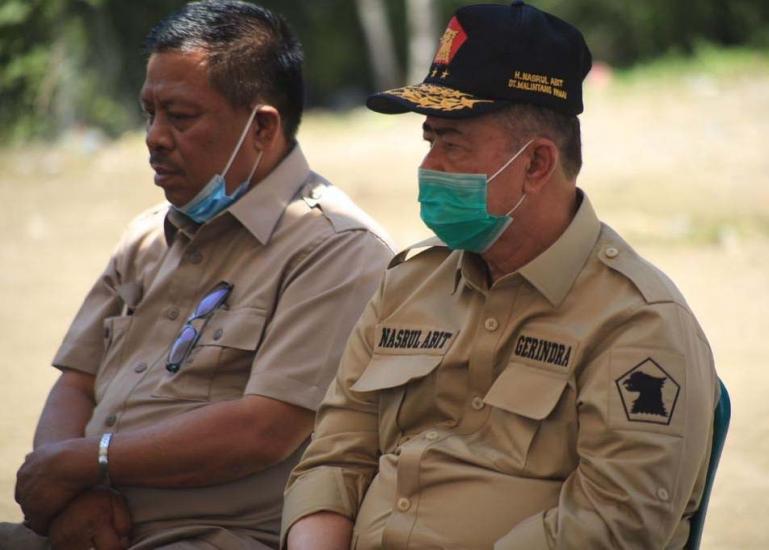 Calon Gubernur Sumbar Nasrul Abit (kanan) bersama dengan Ketua DPC Gerindra Pasaman Barat Pahrizal Hafni (kiri). (Dok : Istimewa)