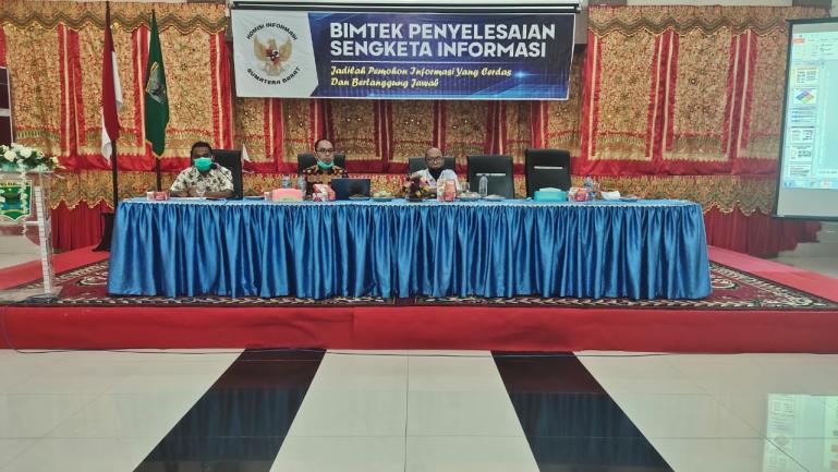 KI Sumbar bersama Komisi I DPRD Sumbar saat Bimtek penyelesaian sengketa informasi di Kabupaten Padangpariaman, Selasa (17/11). (Dok : Istimewa)
