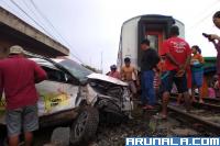 Minibus Vs KA Sibinuang, Satu Orang Tewas