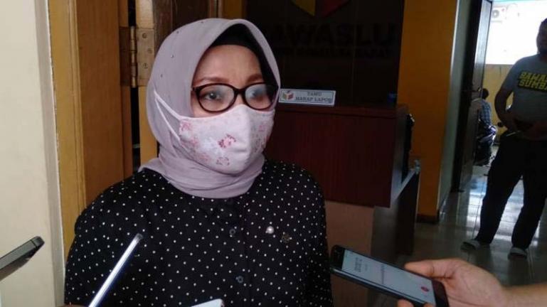 Anggota Bawaslu Sumbar Elly Yanti (Dok : Istimewa)