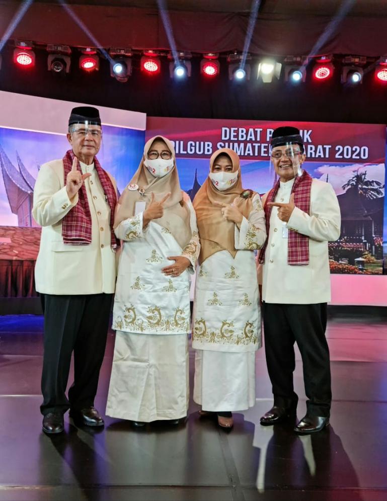 Pasangan Cagub-Cawagub Sumbar Nasrul Abit-Indra Catri saat debat publik putaran 2, di Padang, Kamis (3/12). (Dok : Istimewa)