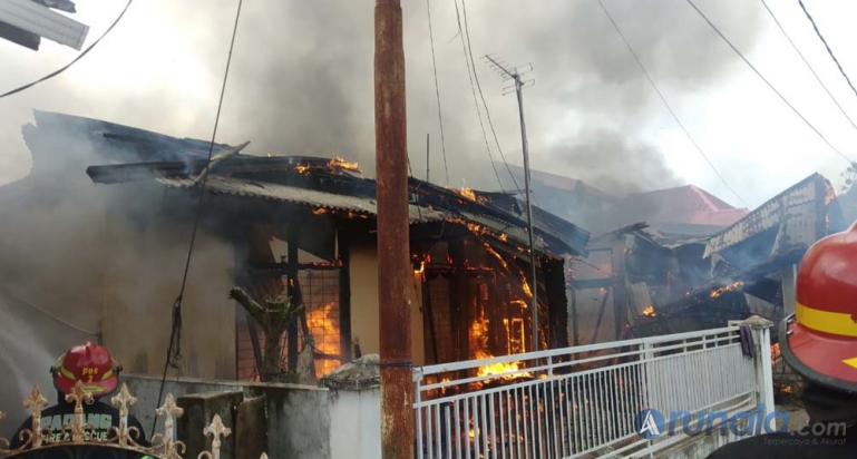 Lokasi kebakaran dikawasan Banuaran, Kelurahan Banuaran, Kecamatan Lubuk Begalung. Sabtu (26/12). (Foto : Can)