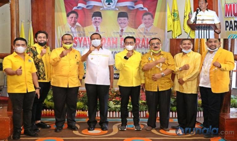 Wako Genius Umar bersama Ketua DPD Golkar Sumbar, Khairunas dan pengurus Golkar saat Musda ke V Golkar Pariaman, Senin (11/1). (Dok : Istimewa)