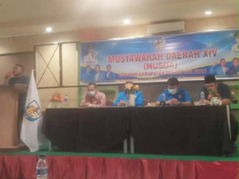 Panitia musda ke-XIV KNPI Pessel saat memimpin rapat yang diselenggarakan, Minggu (31/1). (Dok : Istimewa)