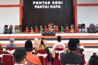 Pariaman Launching Iven Culture Everyweek 2021: Penampilan SDN 19 Kampung Baru Pukau Pengunjung