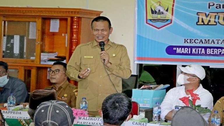 Wako Genius Umar beri arahan dalam pelaksanaan musrenbang Desa Sintuk, Senin (8/2). (Dok : Istimewa)