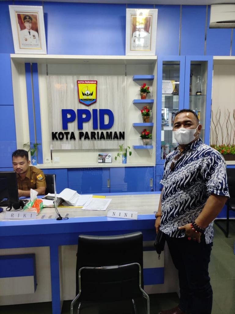 Wakil Ketua KI Sumbar, Adrian Tuswandi saat berkunjung ke Dinas Kominfo Kota Pariaman, Senin (8/2). (Dok : Istimewa)