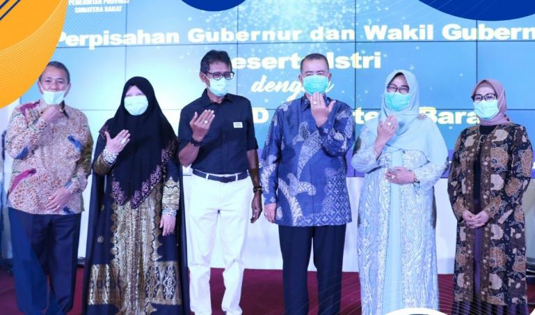 Malam perpisahan Irwan Prayitno dan Nasrul Abit sebagai Gubernur dan Wakil Gubernur Sumbar bersama para OPD, Jumat malam (5/2). (Dok : Istimewa).