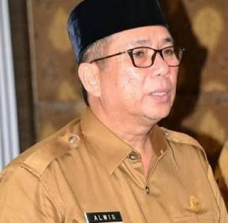 Plh Gubernur Sumbar, Alwis. (Dok : Istimewa)