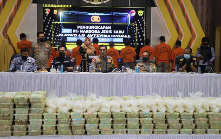 Kapolda Aceh Irjen Pol Wahyu Widada M Phil dalam Konferensi pers terkiat penangkapan 353 kg sabu di Aula Serba Guna Mapolda Aceh, Kamis (11/2). (Dok : Istimewa)
