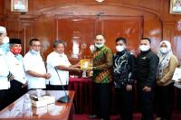 Pelajari Konsep Magrib Mengaji: DPRD Kutai Kertanegara Studi Banding ke Pariaman