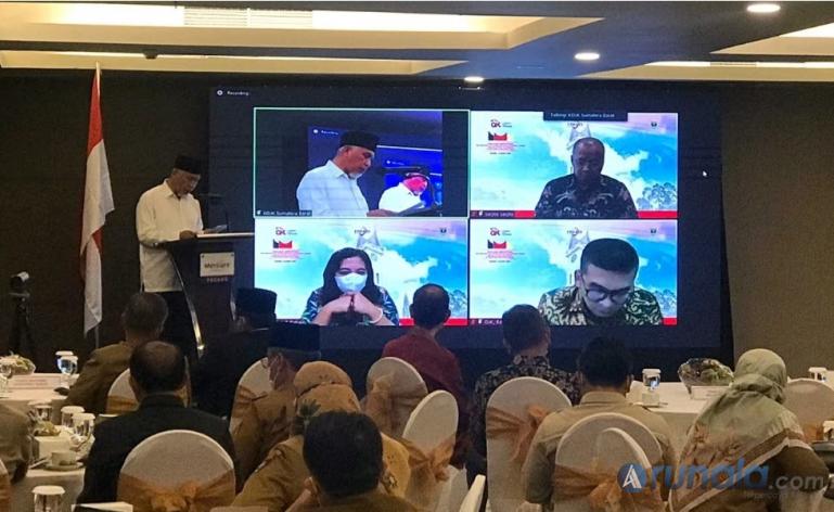Gubernur Sumbar Mahyeldi saat membuka kegiatan sosialisasi pembentukan TPAKD, Padang, Senin lalu (16/3). (Dok : Istimewa)
