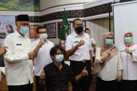 Ratusan Jurnalis di Sumbar Terima Vaksin Covid-19: Jasman: Wartawan Diminta Tetap Disiplin Jaga Prokes