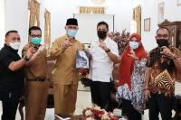 Raih Prediket Informatif, Pemprov Sumbar Beri Reward Badan Publik