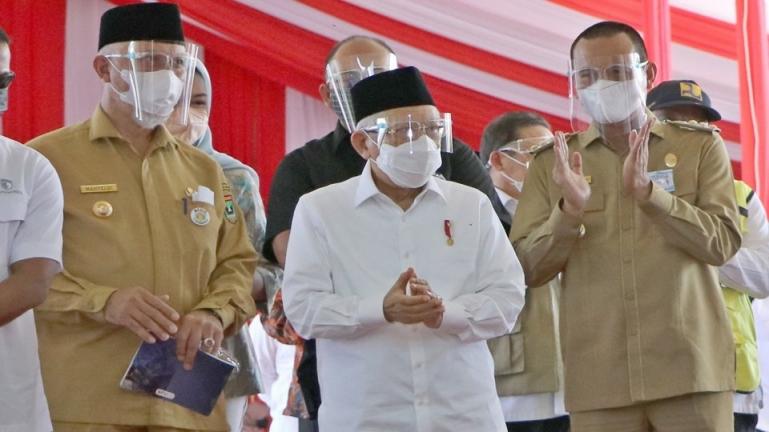 Wapres Ma'ruf Amin saat meresmikan pengoperasian Pasar Rakyat Pariaman, di Kota Pariaman, Selasa (6/4). (Dok : Istimewa)