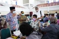 Pelaksanaan Vaksinasi di Kampus: Ribuan Mahasiswa Unand Antusias Ikut Vaksin