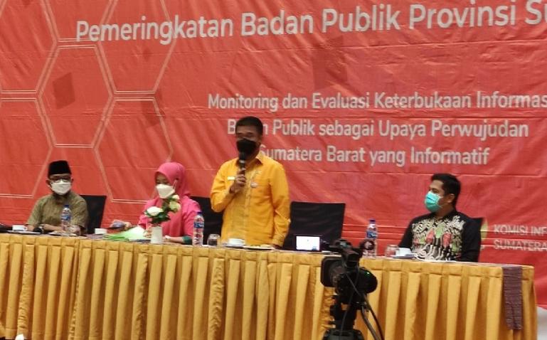 Kepala Dinas Pendidikan Sumbar, Adib Alfikri saat berikan masukan dalam bimtek monev KIP-BP Sumbar 2021, Jumat (13/8). (Dok : Istimewa)
