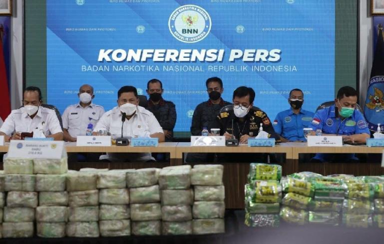 Pihak BNN gelar konferensi pers terkait pengungkapan kasus sabu seberat 300 kg lebih, Kamis (19/8). (Dok : Istimewa)