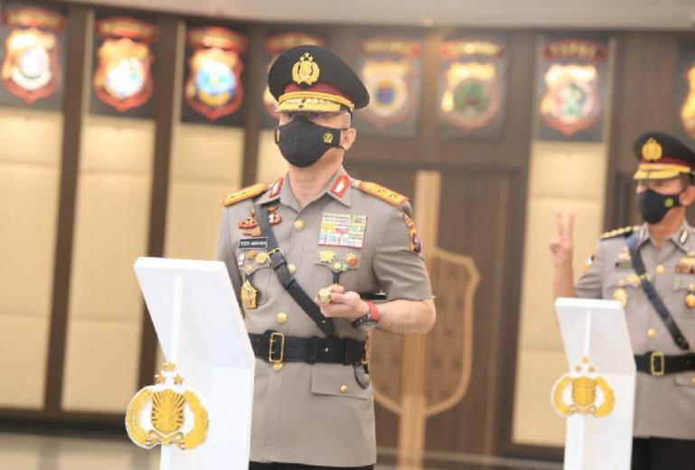 Irjen Pol Teddy Minahasa Putra, SH. SIk saat dilantik jadi Kapolda Sumbar yang baru di Mabes Polri, Selasa (31/8). (Dok : Istimewa)