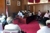 Kepala KKP 1 Padang, Sri Indriyanta saat silaturahmi dengan Wako Geniud Umar di ruang kerja wali kota, Kamis (12/8). (Dok : Istimewa)