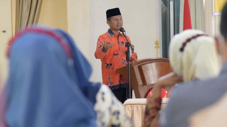 Wali Kota Pariaman, Genius Umar saat membuka bimtek pengelolaan unit pengumpul zakat (UPZ) Desa se Kecamatan Pariaman Timur, Kamis (5/8). (Dok : Istimewa)