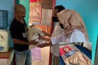 Andre Bantu Lansia yang Sakit Stroke di Nanggalo