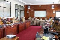 Bappeda Kota Pariaman Bahas Isu Terkait KLHS