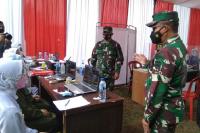 Pelaksanaan Vaksinasi Massal di Kota Solok: Pangdam: Nakes Garda Terdepan Penanganan Covid-19