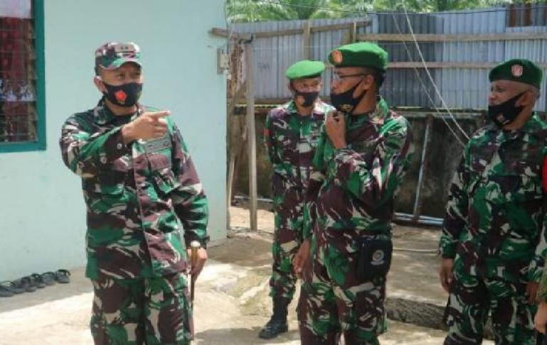 Dandim 0311/Pessel, Letkol Inf Gamma Arthadila Sakti saat bersama jajarannya. (Dok : Istimewa)