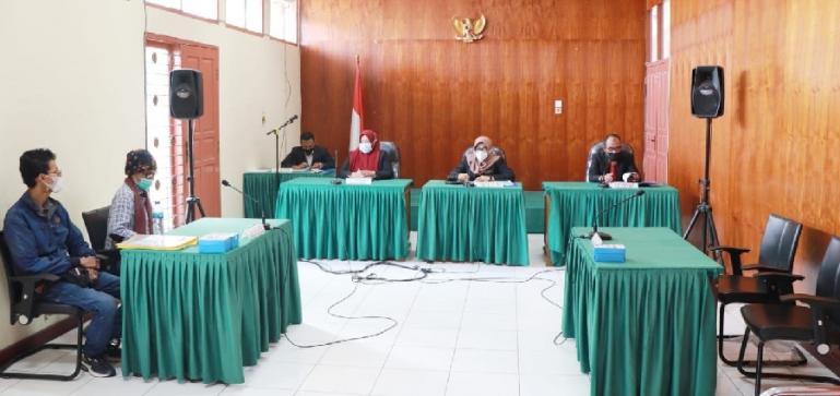 Sidang sengketa informasi antara Yayasan Leon Agusta Indonesia dengan dua Bank milik BUMN di KI Sumbar, Selasa (7/9). (Dok : Istimewa)