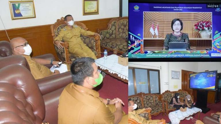 Wali Kota Genius Umar bersama para jajarannya saat ikut talkshow dari Kemenkeu RI, secara virtual di ruang kerja wali kota, Selasa (14/9). (Dok : Istimewa)