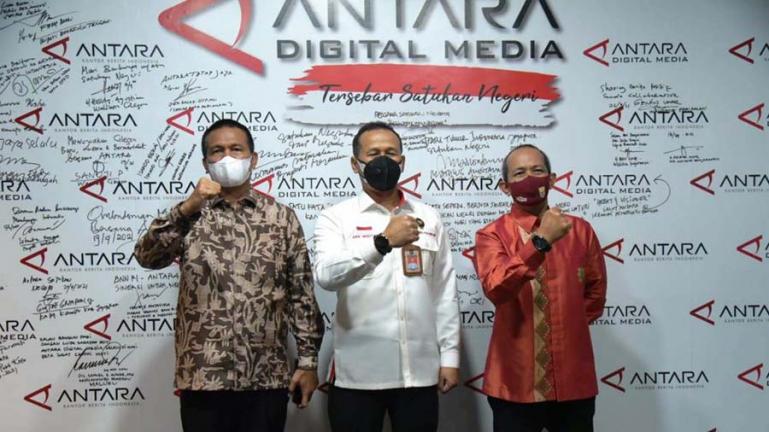 Wali Kota Genius Umar bersama Deputi 7 Kementerian Polhukam RI, Marsda Arif Mustofa, sesuai tandatangani kerjasama di Jakarta, Rabu (22/9). (Dok : Istimewa)