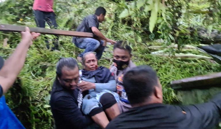 Hujan Badai Landa Ulakan Tapakis Satu Warga Tewas Tertimpa Pohon,Tiga lainnya Luka-luka