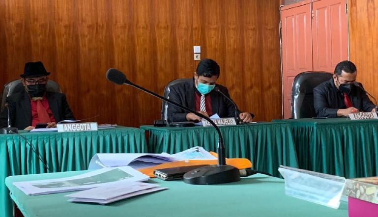 Majelis sidang sengketa informasi soal KRK yang berlangsung Rabu pagi (6/10). (Dok : Istimewa)