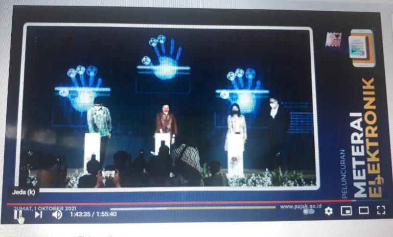 Menkeu RI, Sri Mulyani bersama Dirjen Pajak, Suryo Utomo dan Direktur Peruri, Dwina S Wijaya saat peluncuran meterai elektronik. (Dok : Istimewa)